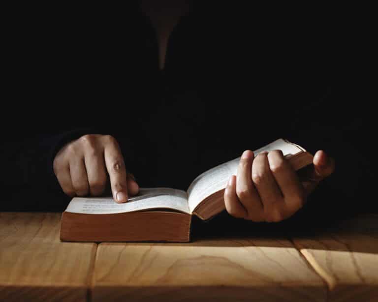 AA 24 Hours a Day Sobriety Through Daily Commitment