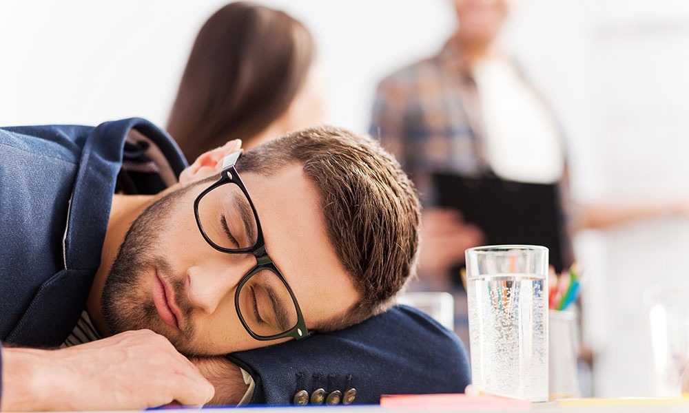 A barbiturate and alcohol overdose include extreme drowsiness, slurred speech and confusion,